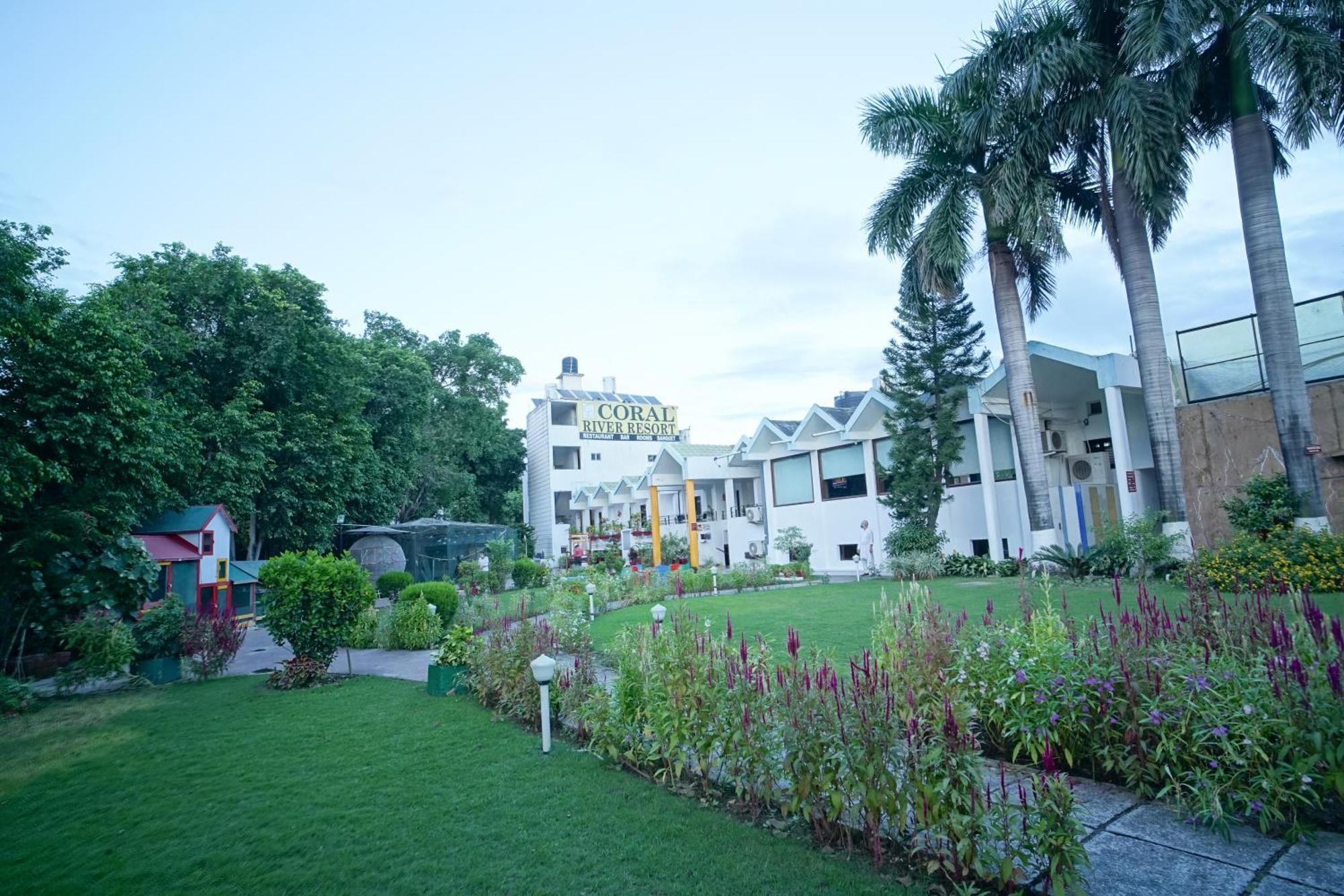 Comfort Inn Coral River Resort Патханкот Екстер'єр фото